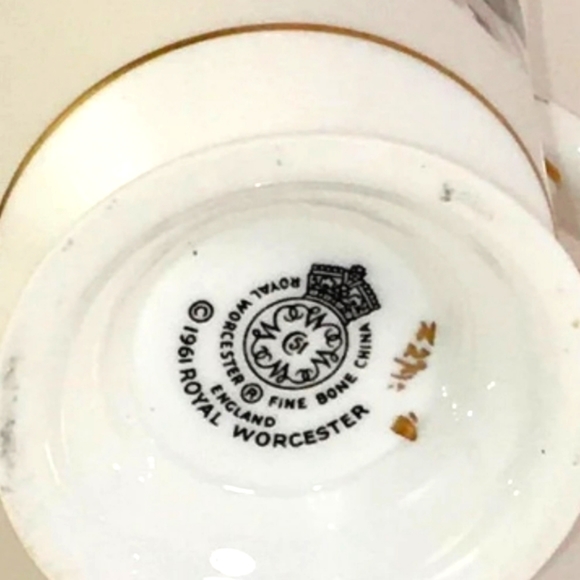 Royal Worchester Alpine Flowers Bone China Coffee Tea Cups - Picture 3 of 5